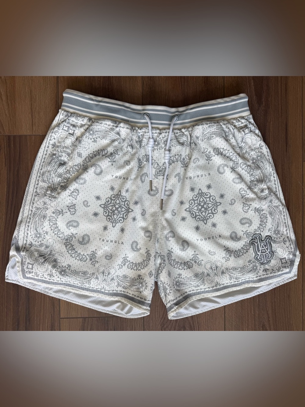 YoungLA Shorts Mens XL White Mesh Paisley Bandana 5" Inseam Athletic Gym
